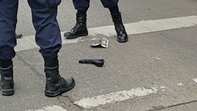 Persecución, disparos y tres heridos en un confuso incidente en Flor de Maroñas