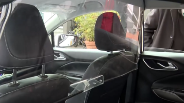 Taxis sin mampara: la Gremial presentó dos modelos y propone incorporar tres cámaras de seguridad