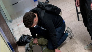 Estudiante que presenció el ataque a la joven de 19 dijo que el agresor estaba muy tranquilo y orgulloso
