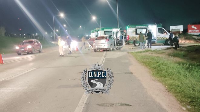 Un motociclista de 40 años murió tras chocar contra un auto en Ruta 102