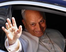 León XIV recibió el alta médica y su cirujano dijo que no hay impedimentos clínicos para viajar a América Latina